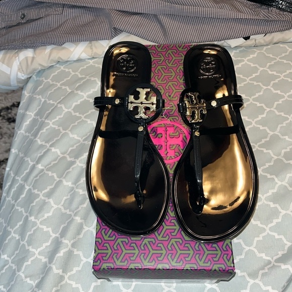 Tory Burch
Women's Mini Miller Sandals size 9 Black - Picture 1 of 5